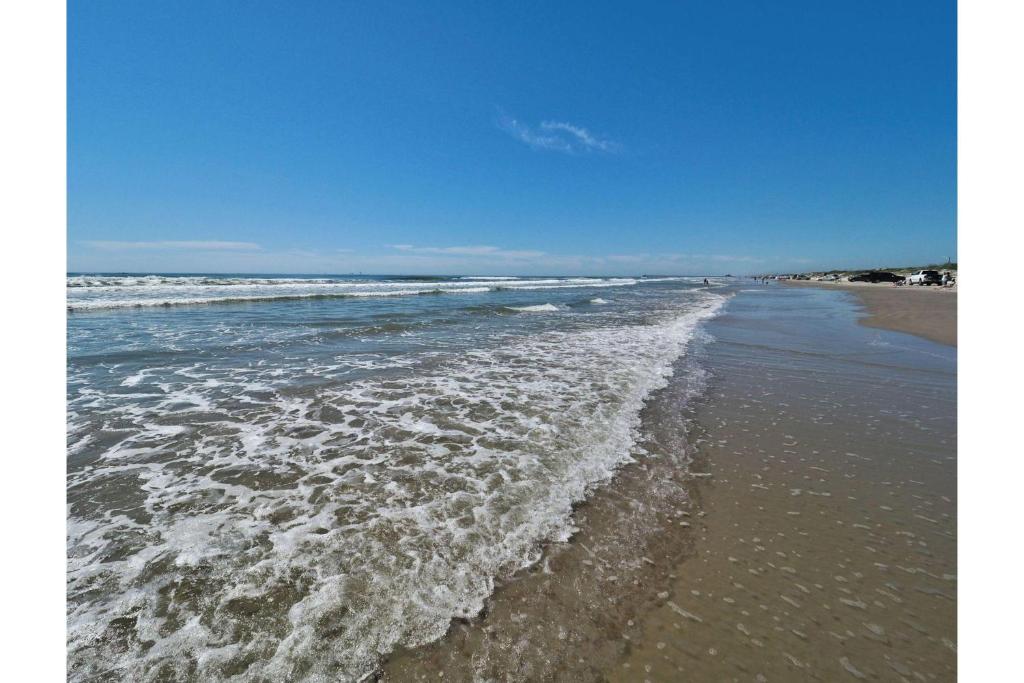 Coastal Comfort 245 by Padre Escapes - image 2