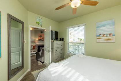 Island Retreat 211 by Padre Escapes - image 2