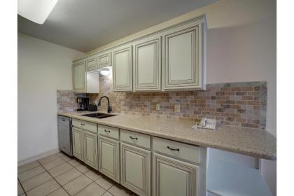 Surfside 110 by Padre Escapes - image 4
