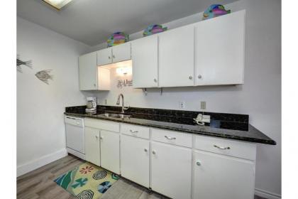 Surfside 202 by Padre Escapes - image 5