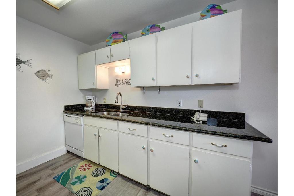 Surfside 202 by Padre Escapes - image 5