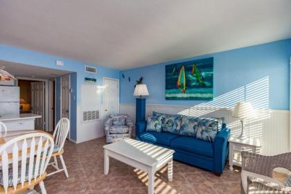 El Constante 103 by Padre Escapes Texas