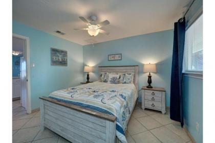 El Constante 105 by Padre Escapes - image 5