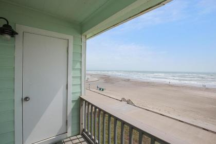 El Constante 202 by Padre Escapes - image 2