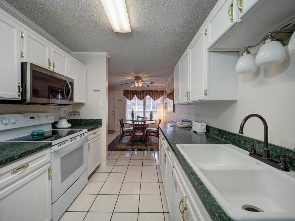 Surfside 118 by Padre Escapes - image 2