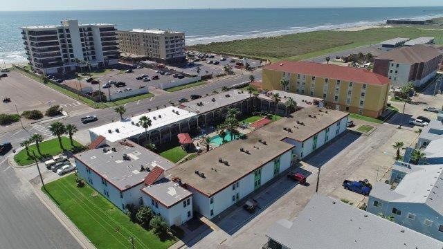 Surfside 213 by Padre Escapes - image 5