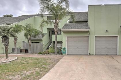 Breezy Corpus Christi Condo with Deck and Fishing Dock - image 3