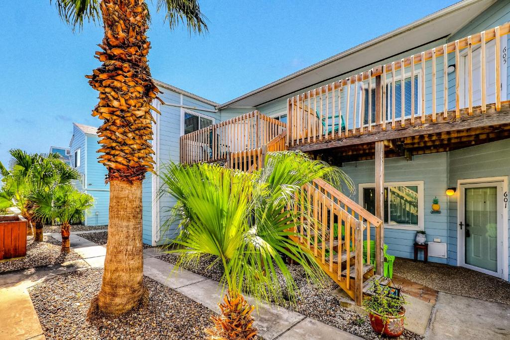 Leeward Isles - main image
