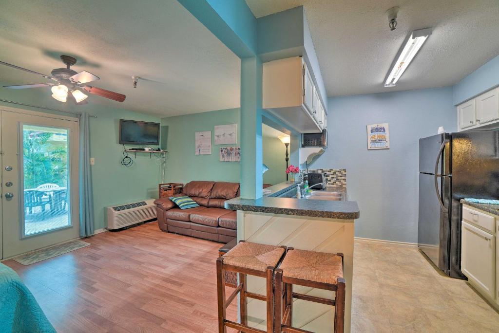 Corpus Christi Condo with Pool Walk to the Beach! - main image
