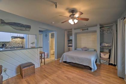 Corpus Christi Condo with Pool Walk to the Beach! - image 13