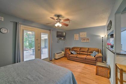 Corpus Christi Condo with Pool Walk to the Beach! - image 9