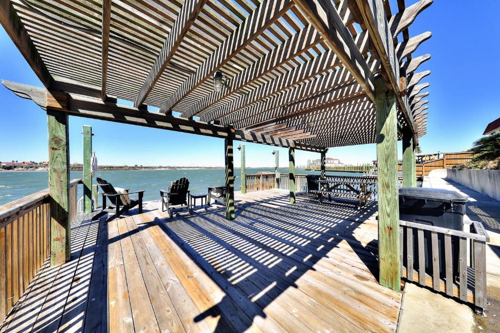 Lakeshore Villas - image 4
