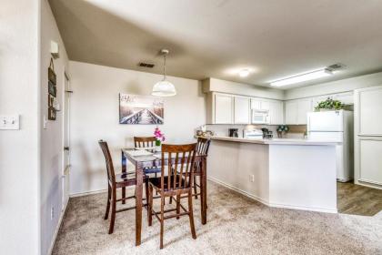 Lakeshore Villas - image 5