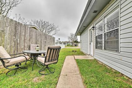 Coastal Escape with Yard - Walk 1 Mile to Texas AandM! - image 13