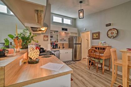 Coastal Escape with Yard - Walk 1 Mile to Texas AandM! - image 6