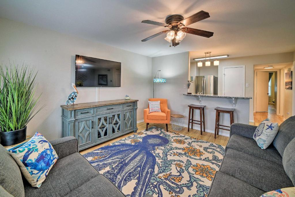 Corpus Christi Escape with Community Amenities! - image 2