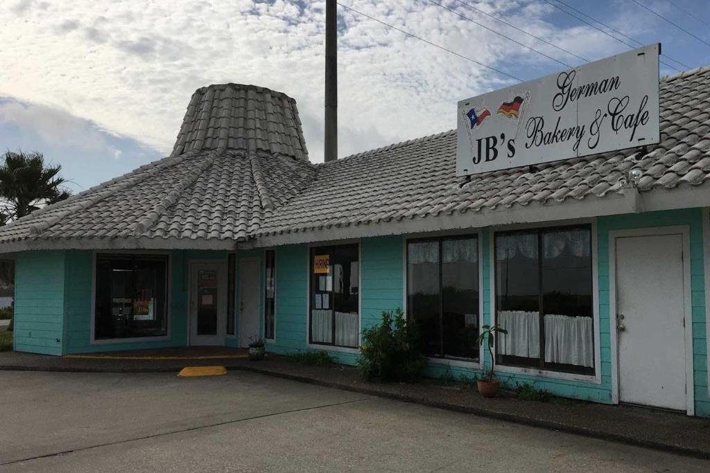 Corpus Christi Escape with Community Amenities! - image 7