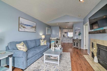 Modern Corpus Beach Condo with Resort Amenities - image 9