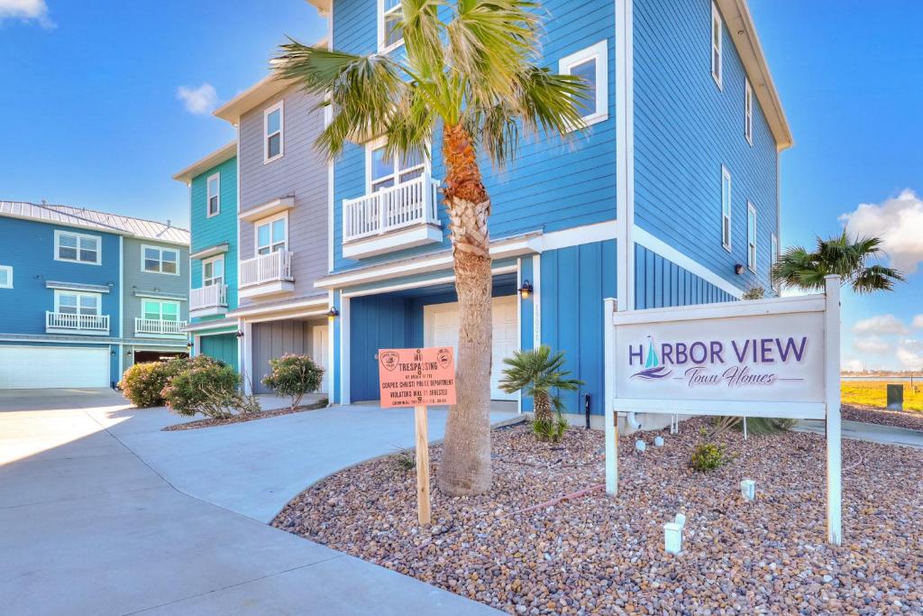 Harbor View Getaway - image 2