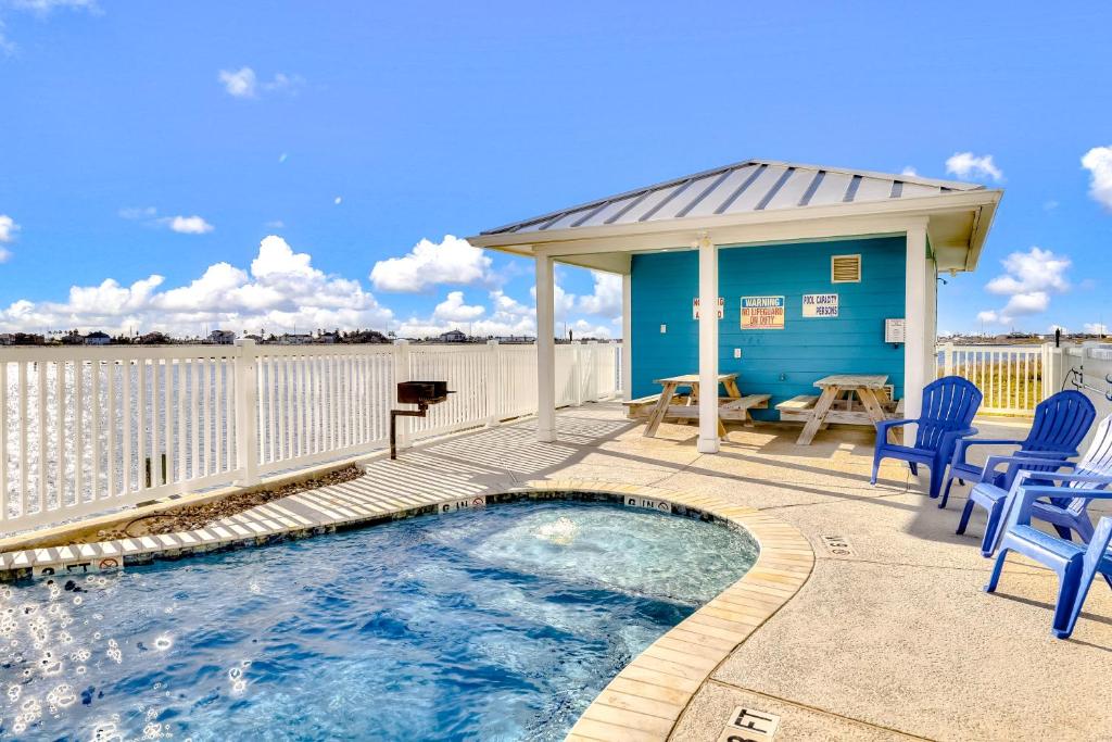 Harbor View Getaway - image 3