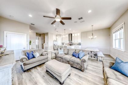 Harbor View Getaway - image 4