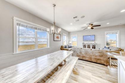 Harbor View Getaway - image 8