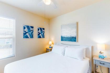 Leeward Bay 15014 - image 13