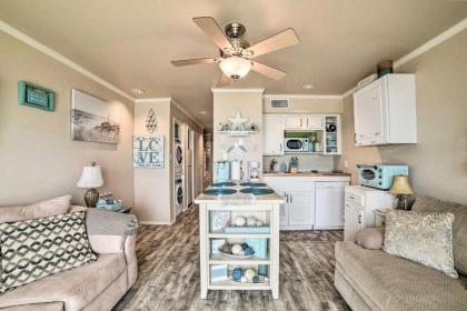 Updated Front Beach Condo with Resort Amenities - image 13