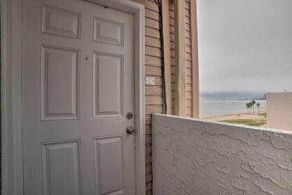 Updated Front Beach Condo with Resort Amenities - image 4
