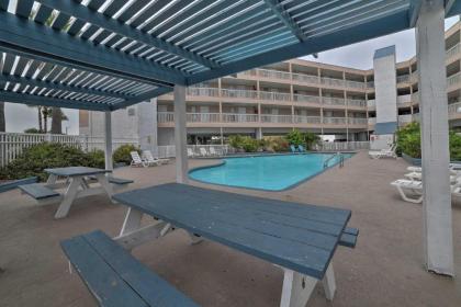 Updated Front Beach Condo with Resort Amenities - image 5