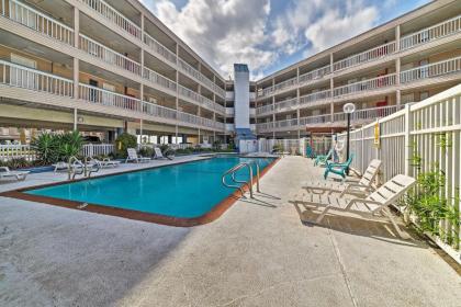 Updated Front Beach Condo with Resort Amenities - image 7