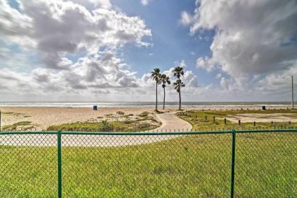 Updated Front Beach Condo with Resort Amenities - image 8