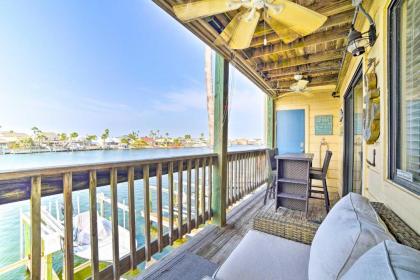 Bright and Breezy Condo 2 Mi to Whitecap Beach - image 1