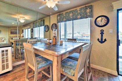 Bright and Breezy Condo 2 Mi to Whitecap Beach - image 7