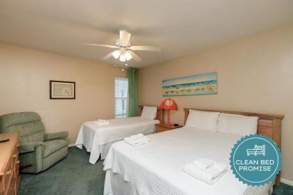 Surfside 111 by Padre Escapes - image 13