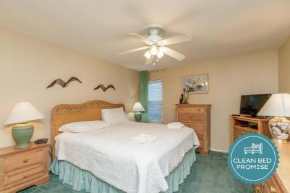 Surfside 111 by Padre Escapes - image 15