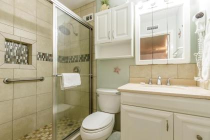 Surfside 111 by Padre Escapes - image 8
