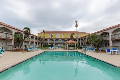 Surfside 111 by Padre Escapes - image 9