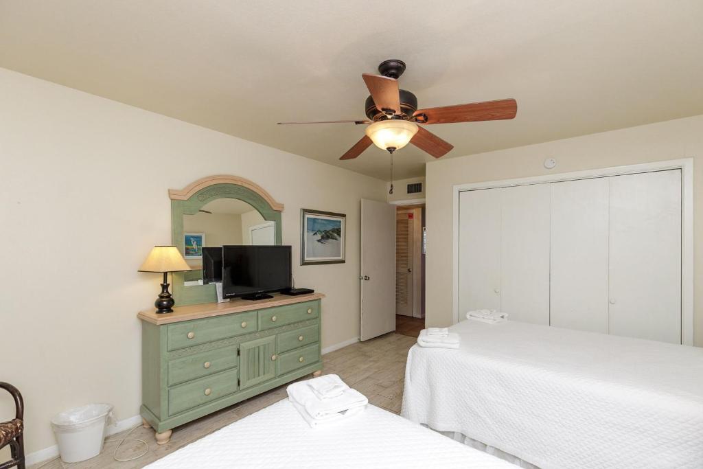 Surfside 105 by Padre Escapes - image 5
