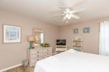 Surfside 103 by Padre Escapes - image 6