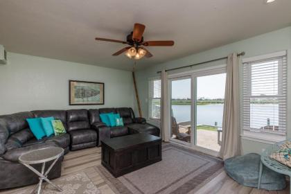 Blue Crab Bungalow 8 by Padre Escapes Corpus Christi