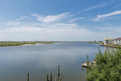 Blue Crab Bungalow 8 by Padre Escapes - image 3