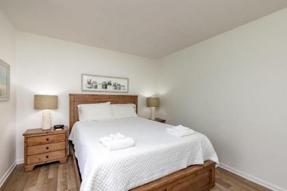 Getaway on the Bay 209 by Padre Escapes - image 6