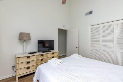 Getaway on the Bay 209 by Padre Escapes - image 7