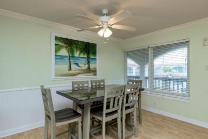 Surfside 217 by Padre Escapes - image 16