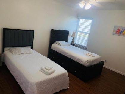 Surfside 207 by Padre Escapes - image 8