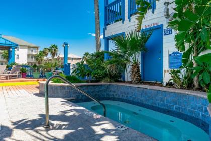 Canal Front Cottage 117 by Padre Escapes - image 10