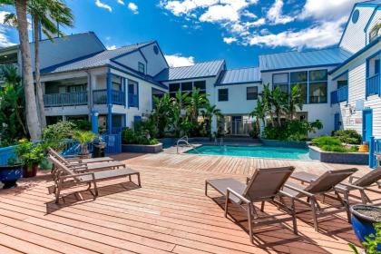 Canal Front Cottage 117 by Padre Escapes - image 12