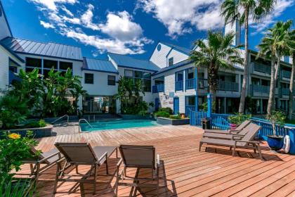 Canal Front Cottage 117 by Padre Escapes - image 13