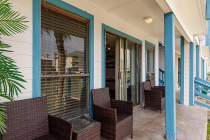 Canal Front Cottage 117 by Padre Escapes - image 2